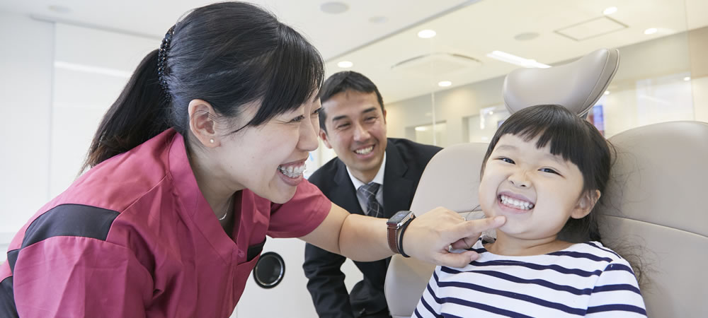 目立ちにくいワイヤー矯正